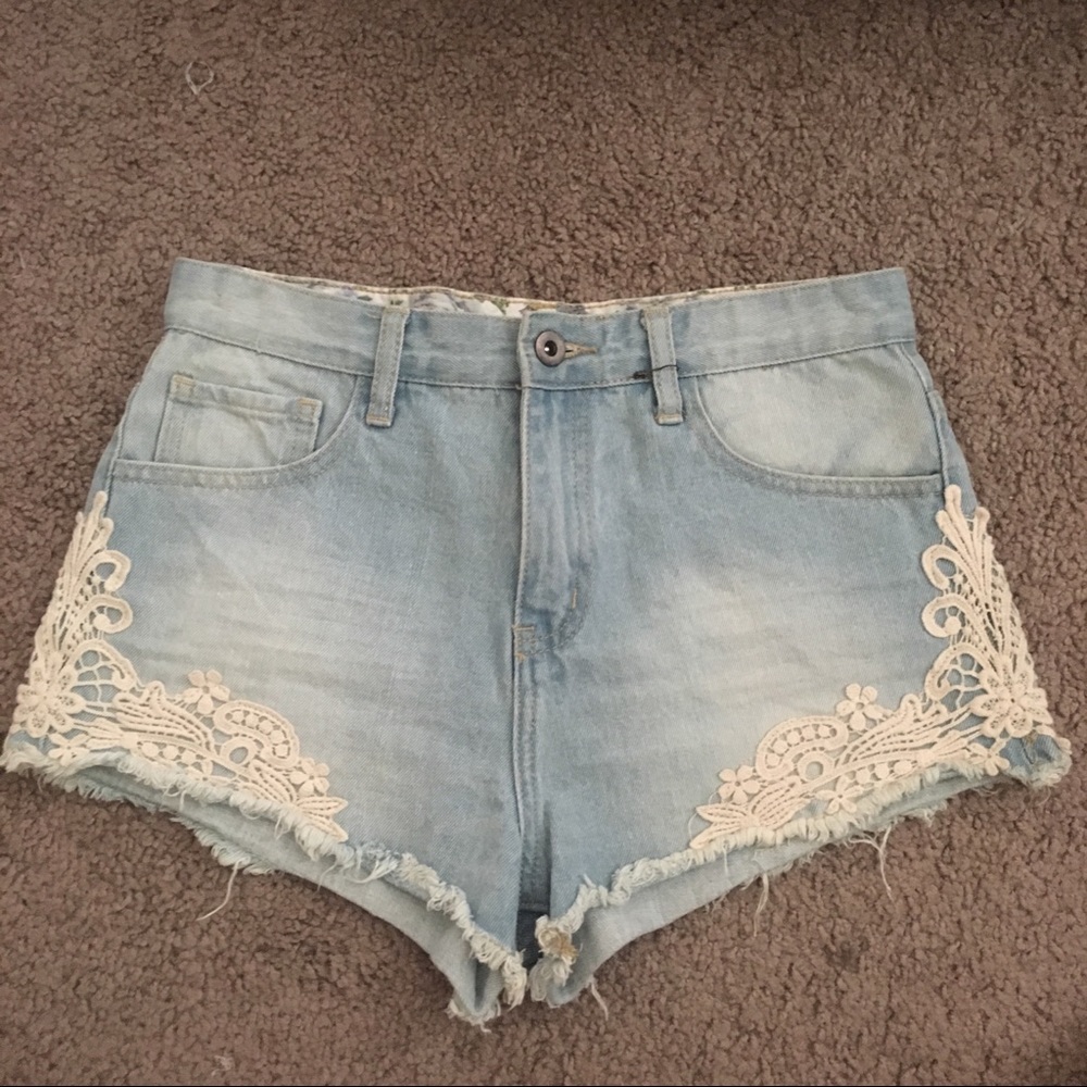 F21 embroider shorts